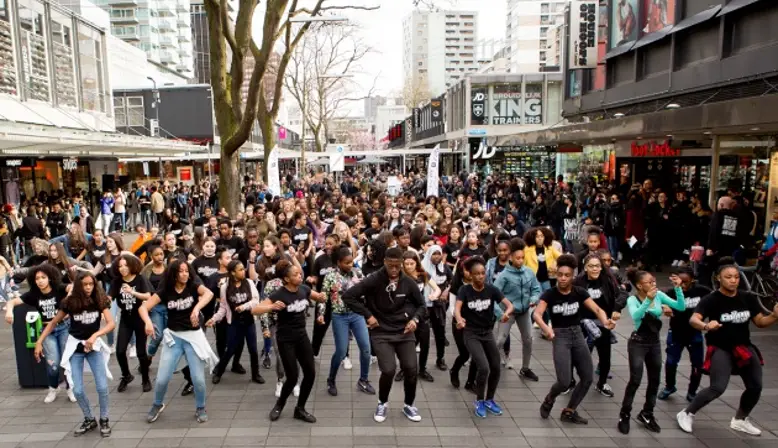 Flashmob Make You Move
