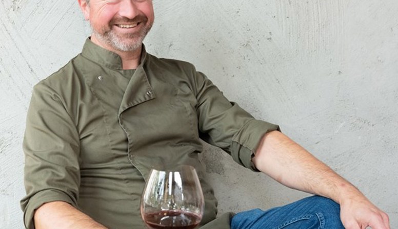 SMAAKMAKER: FIJNE WIJNEN EN ELEGANT ETEN IN EEN RELAXTE SFEER