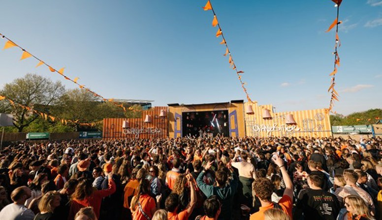 Froukje, Job Jobse, Carista en FS Green op Oranjebitter
