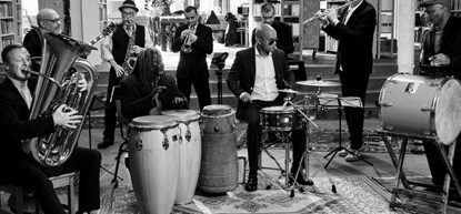 Verbreek het Wereldrecord Stoelendans op livemuziek