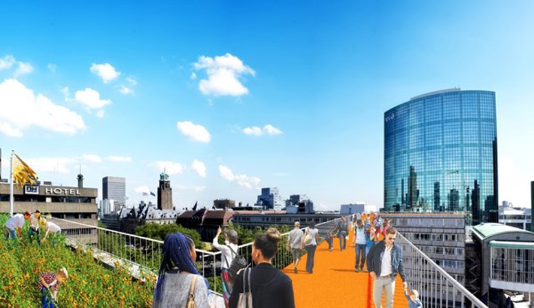 Rotterdam Rooftop Walk: wandelen over een luchtbrug tussen WTC Rotterdam en de Bijenkorf