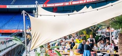 Geniet van live muziek op zomerterras in de Kuip
