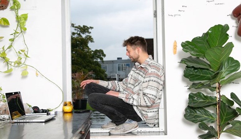 Creativiteit in Coronatijd: Woordkunstenaar Wessel Klootwijk