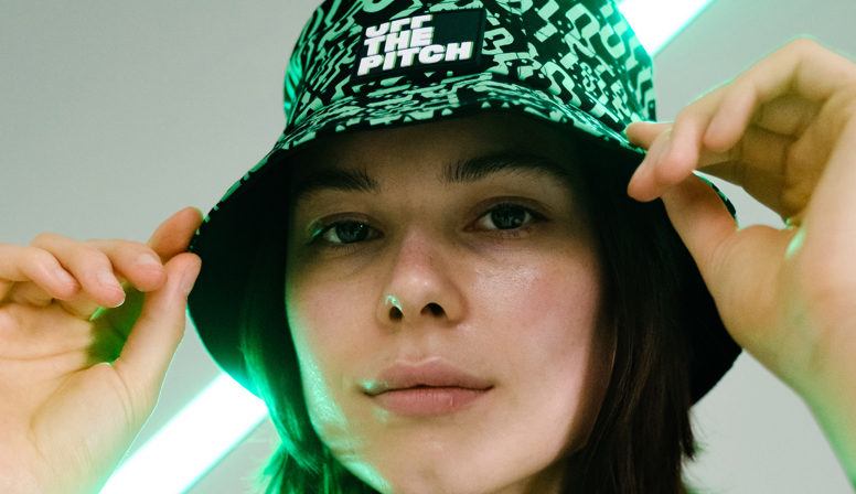Rotterdamse merken Robey en Off The Pitch presenteren samen zomerse collectie