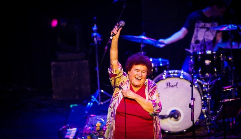 Turkse legendarische zangeres Selda Bağcan komt naar de Doelen