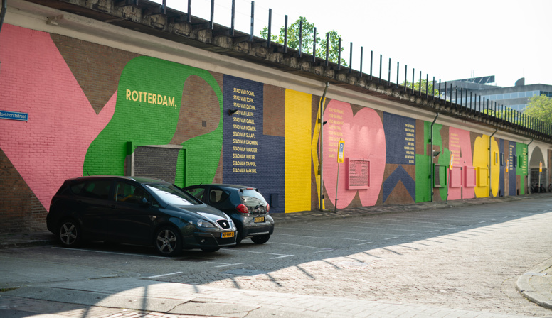 Volkskracht viert haar honderdste verjaardag met gedicht op Hofbogen