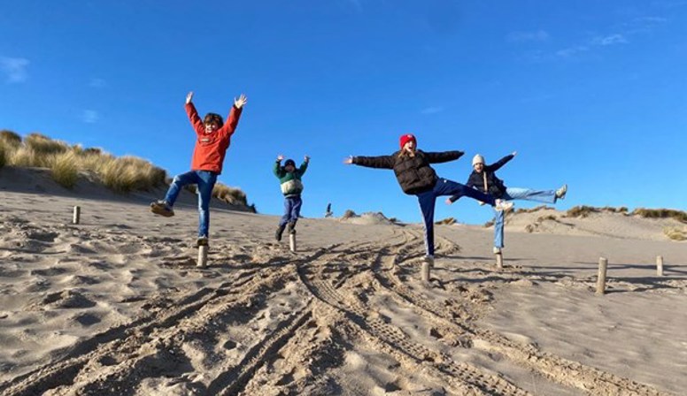 Kidsuitje getest: Lekker uitwaaien op het Maasvlaktestrand!