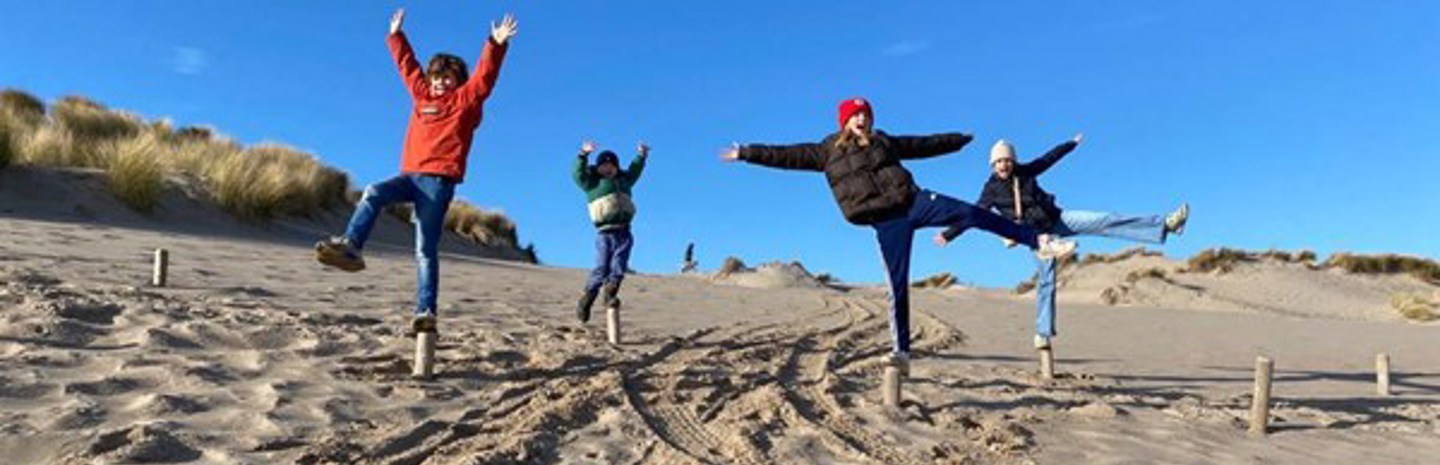 Kidsuitje getest: Lekker uitwaaien op het Maasvlaktestrand!