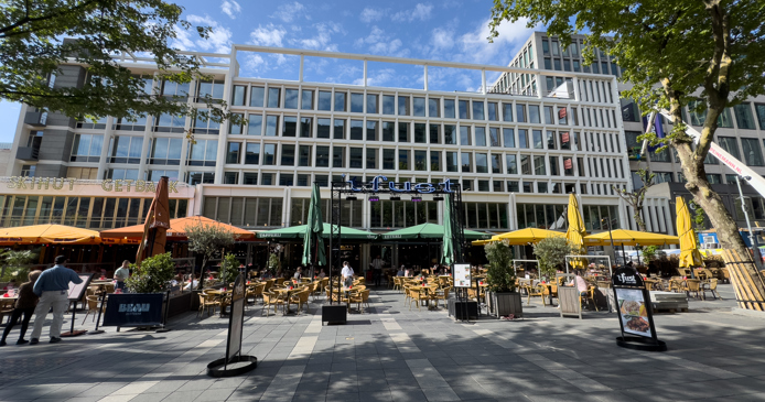 Stadhuisplein is weer compleet met heropening Coconuts