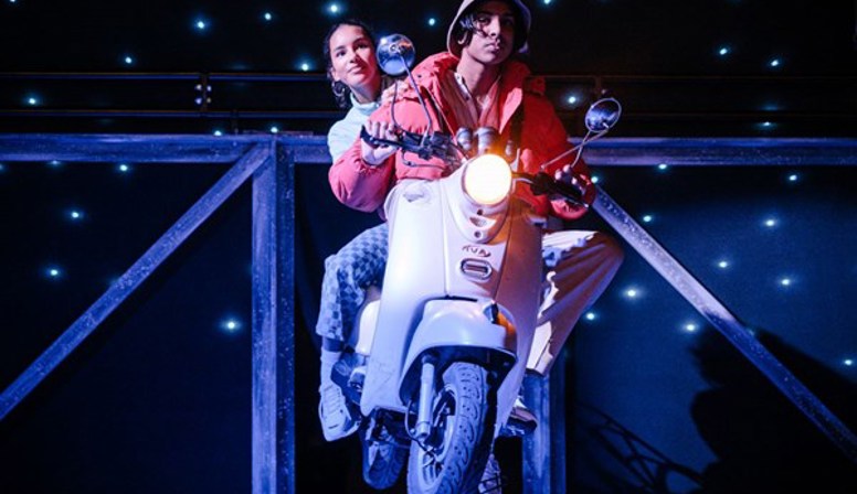 Aladdin van het Afrikaanderplein naar het Hofpleintheater