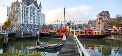 Majoor Maas ontvangt de enige echte Pakjesboot 12