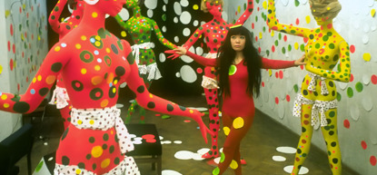Expositie Yayoi Kusama wegens succes verlengd in Stedelijk Museum Schiedam