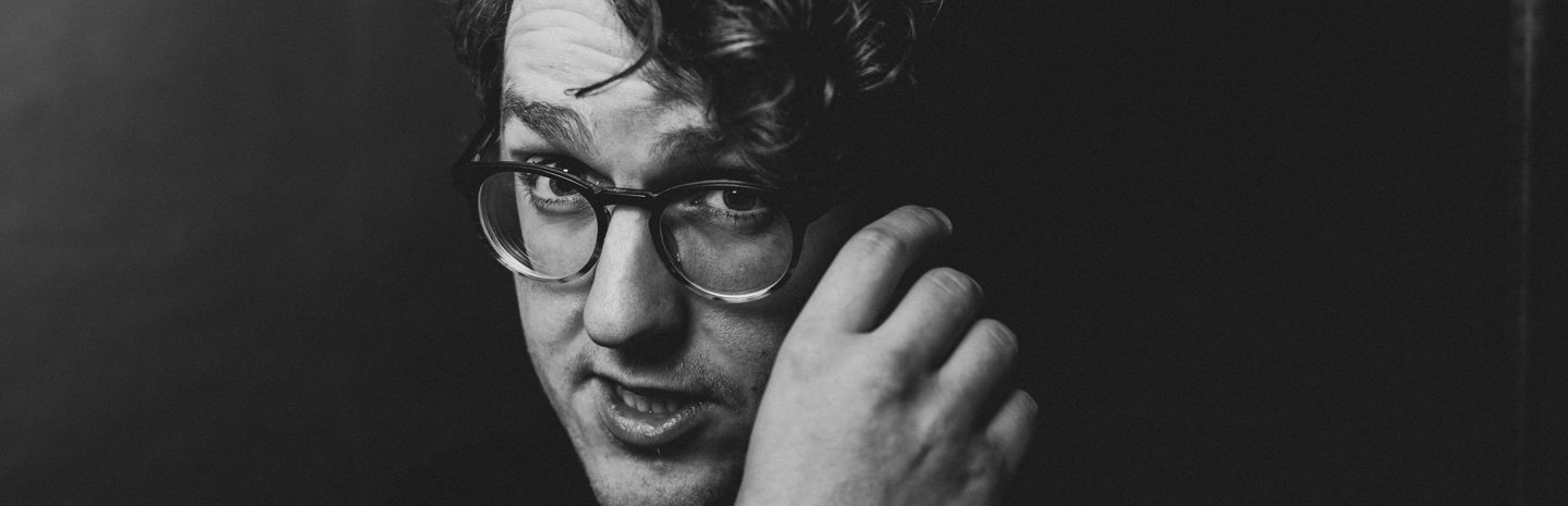 Rotterdamse singer-songwriter Maurice van Hoek naar Rotown
