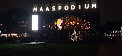 Jouw tekening op gebouw van Maaspodium