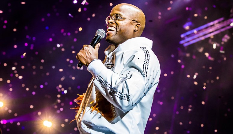 Jandino ontvangt Frenna, Jonna Fraser en Bizzey tijdens I Love Urban in Ahoy