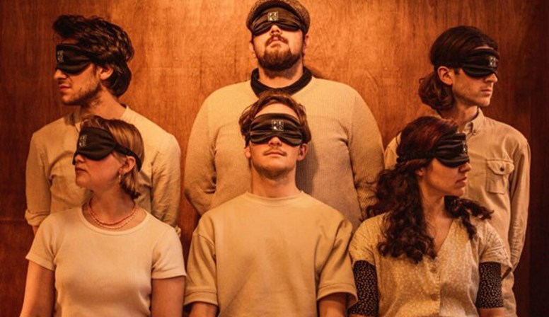 Met een blinddoek dineren en tegelijk theater ervaren 